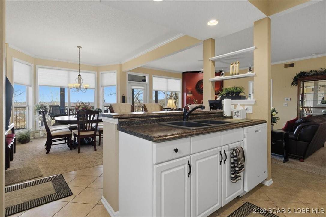 928 Buckingham Drive - Photo 1