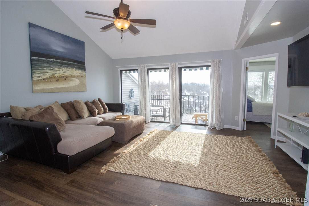 108 Robinwood Drive - Photo 1