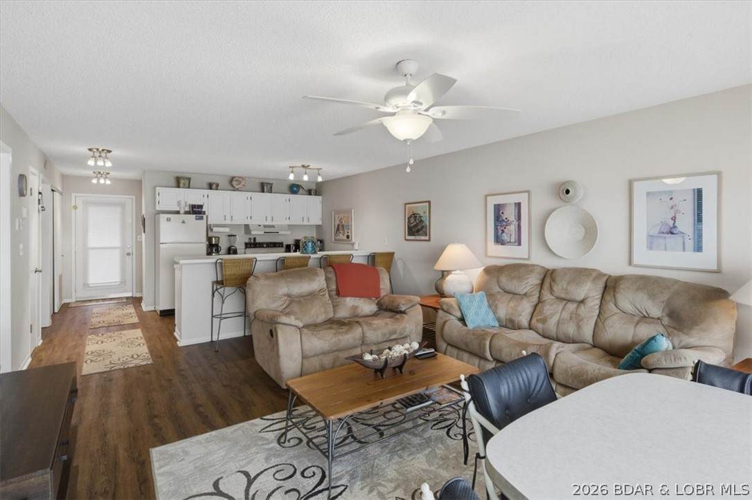 875 Parkside Place - Photo 1