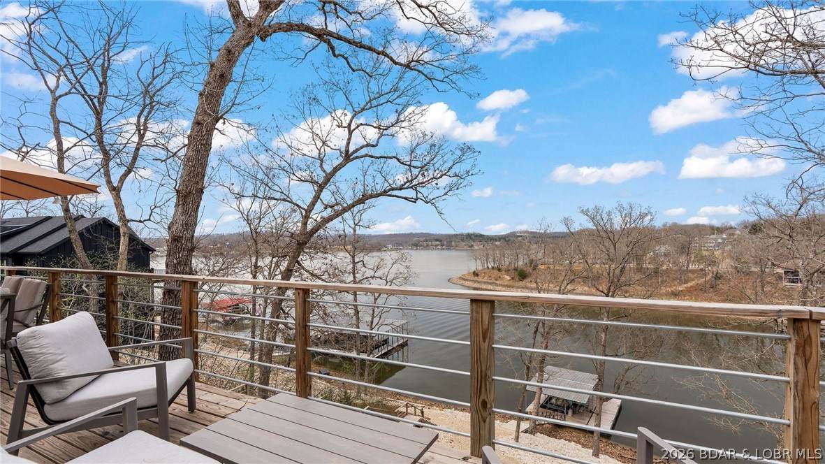 375 Admirals Point - Photo 1