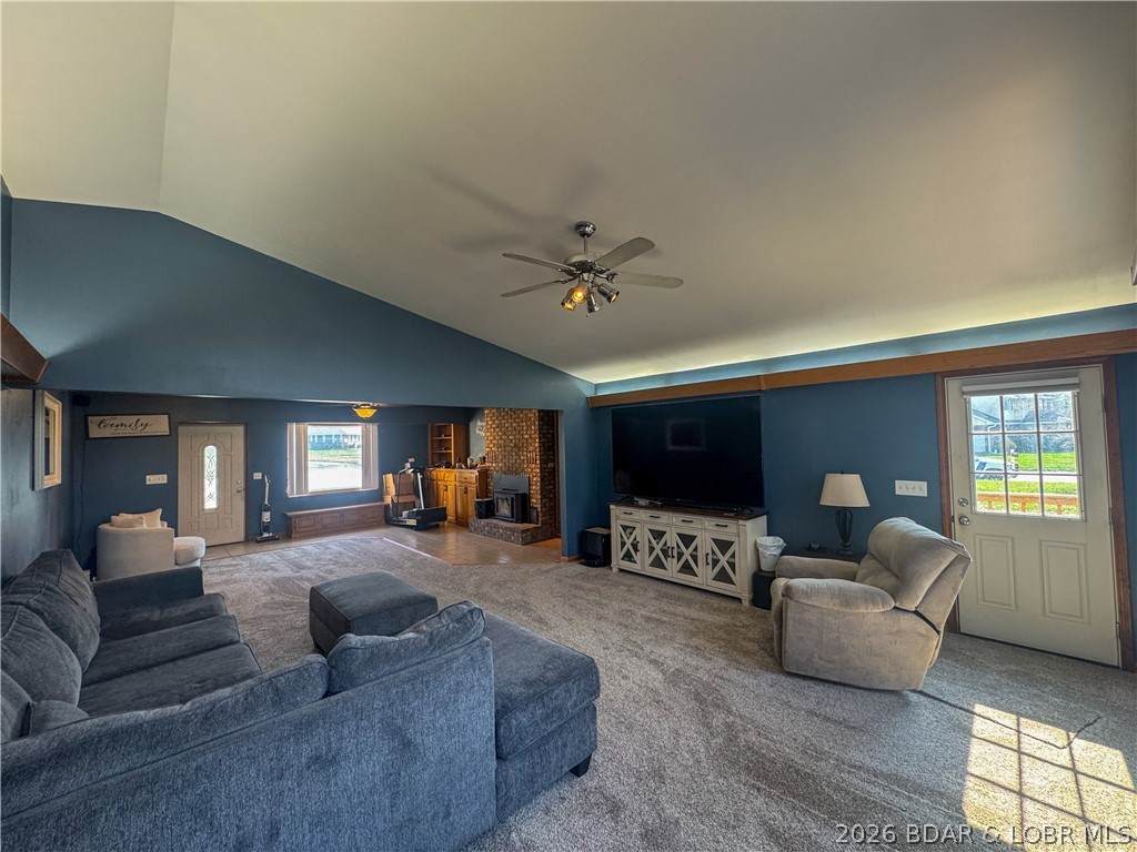 https://bt-photos.global.ssl.fastly.net/ozarks/orig_boomver_1_3584706-2.jpg