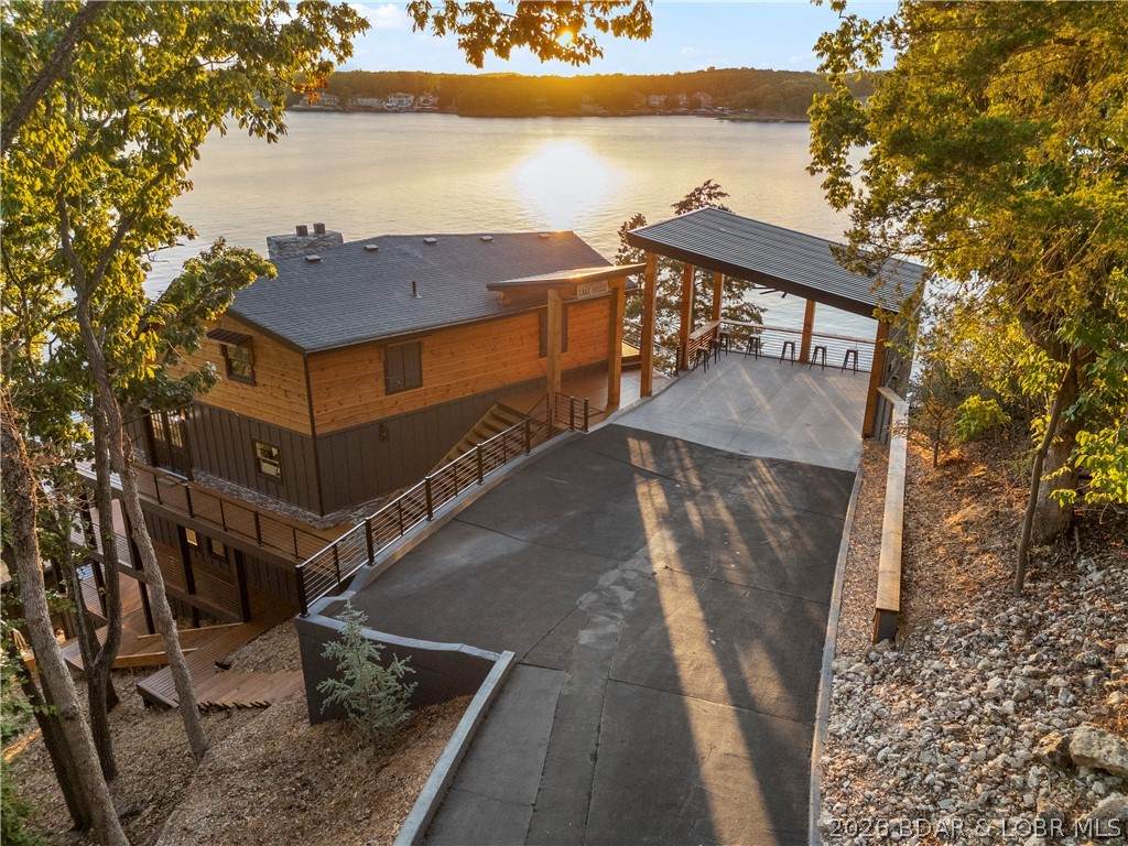 https://bt-photos.global.ssl.fastly.net/ozarks/orig_boomver_1_3585097-2.jpg