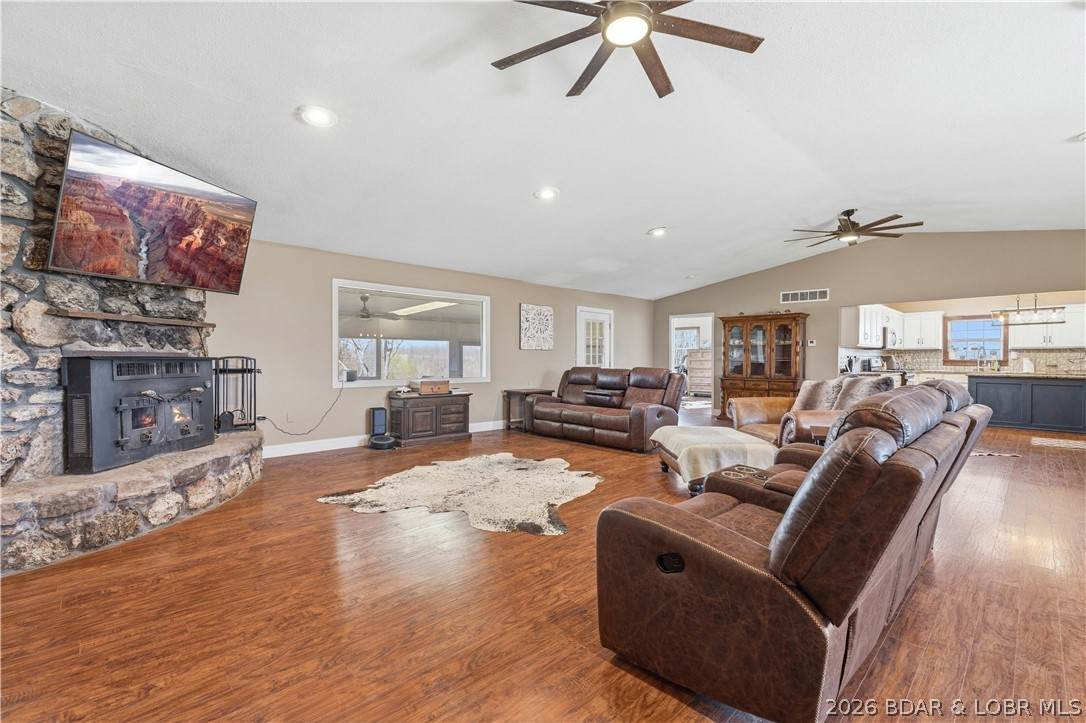 282 Reeds Road - Photo 1