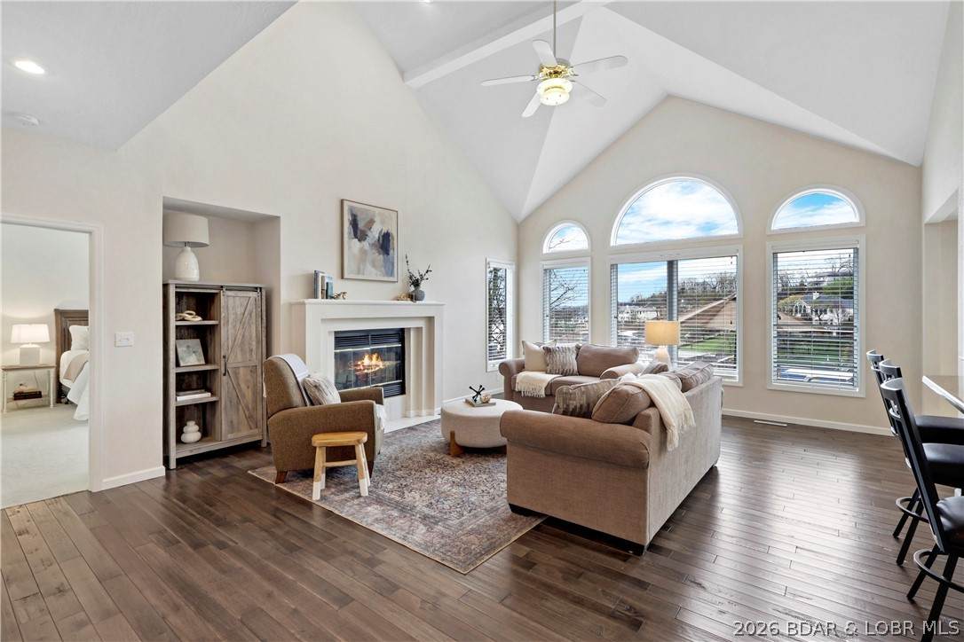 https://bt-photos.global.ssl.fastly.net/ozarks/orig_boomver_1_3586384-2.jpg