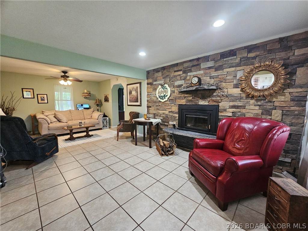 https://bt-photos.global.ssl.fastly.net/ozarks/orig_boomver_1_3586715-2.jpg