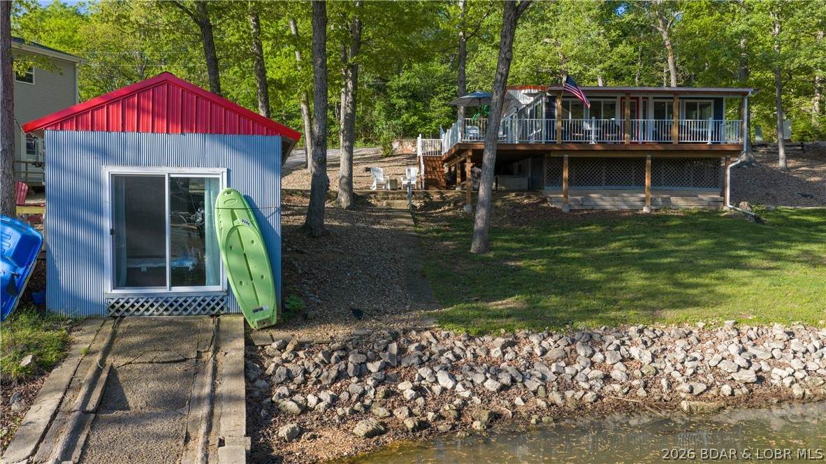 1583 Robin Hood Lane - Photo 1