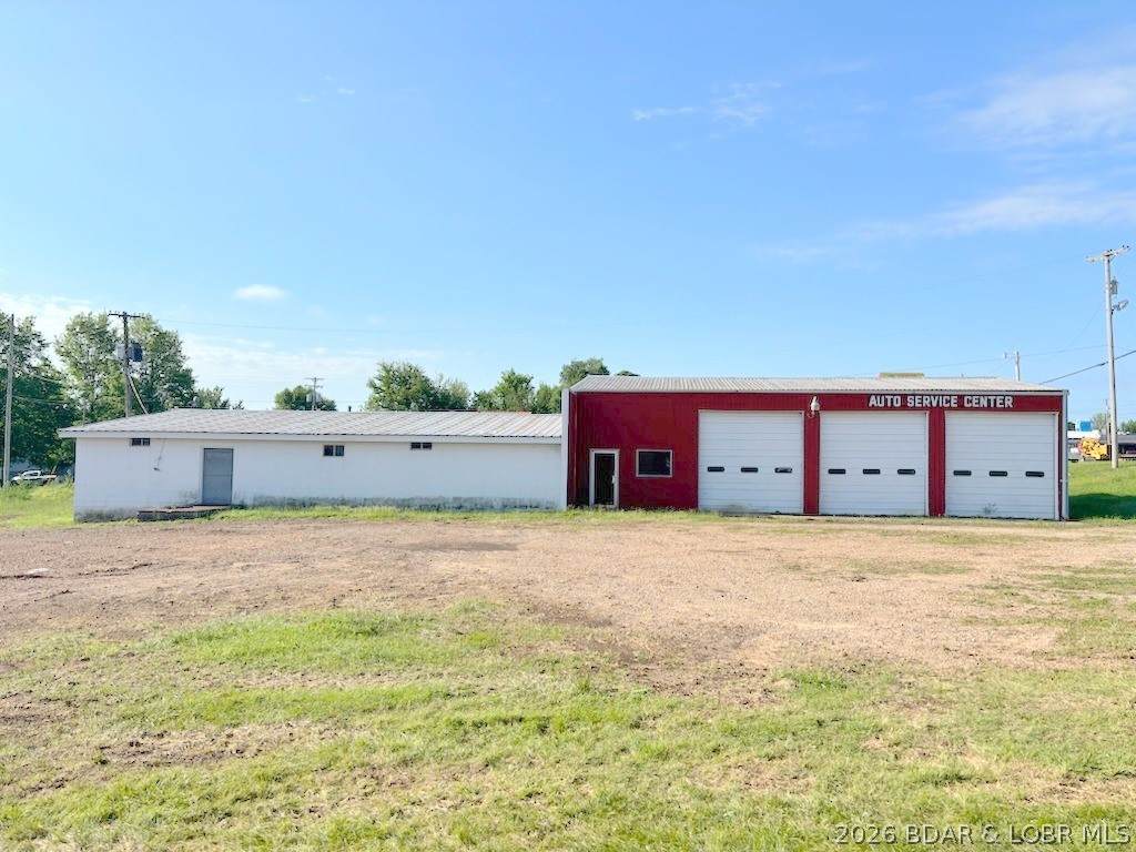 710 S Ash Street - Photo 1
