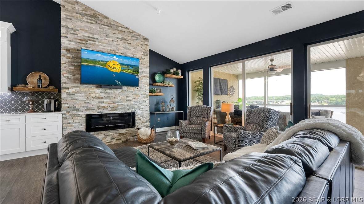 248 Plaza Gardens Court - Photo 1