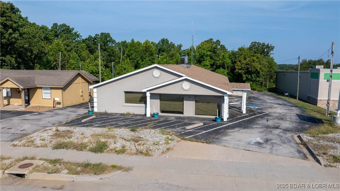 1039 E Us Highway 54 - Photo 1