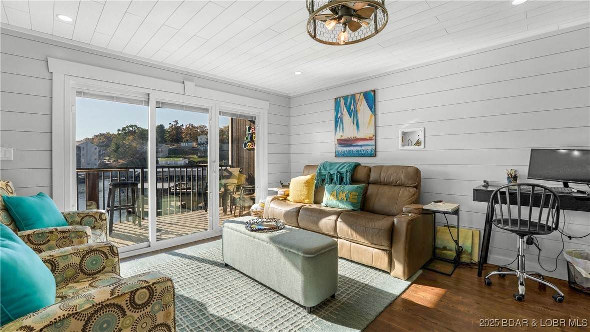 1522 Harbor Point Drive - Photo 1