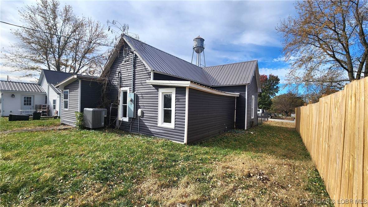 204 N Maple Street - Photo 1