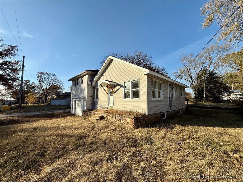 205 5th St - Photo 1