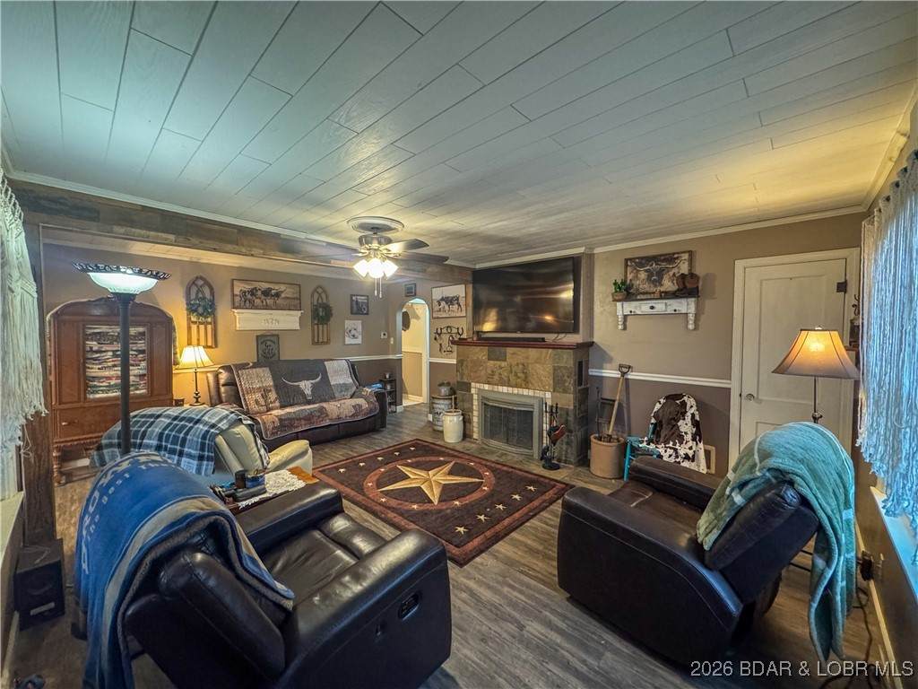 207 S Fisher Street - Photo 1