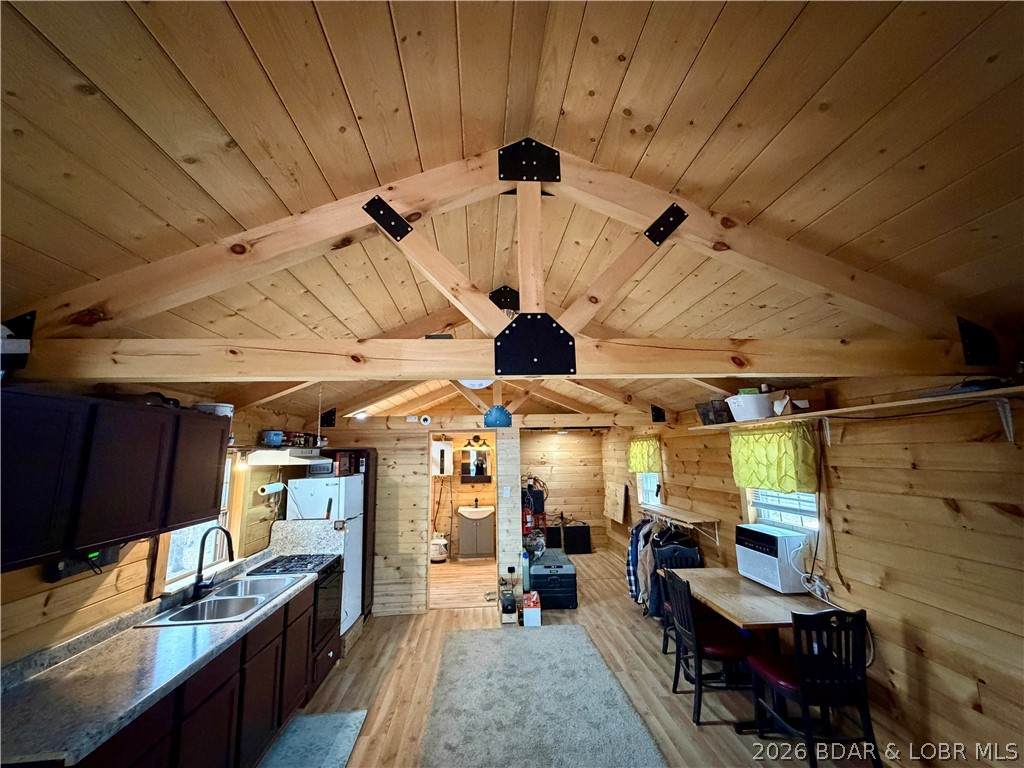 https://bt-photos.global.ssl.fastly.net/ozarks/orig_boomver_2_3584487-2.jpg