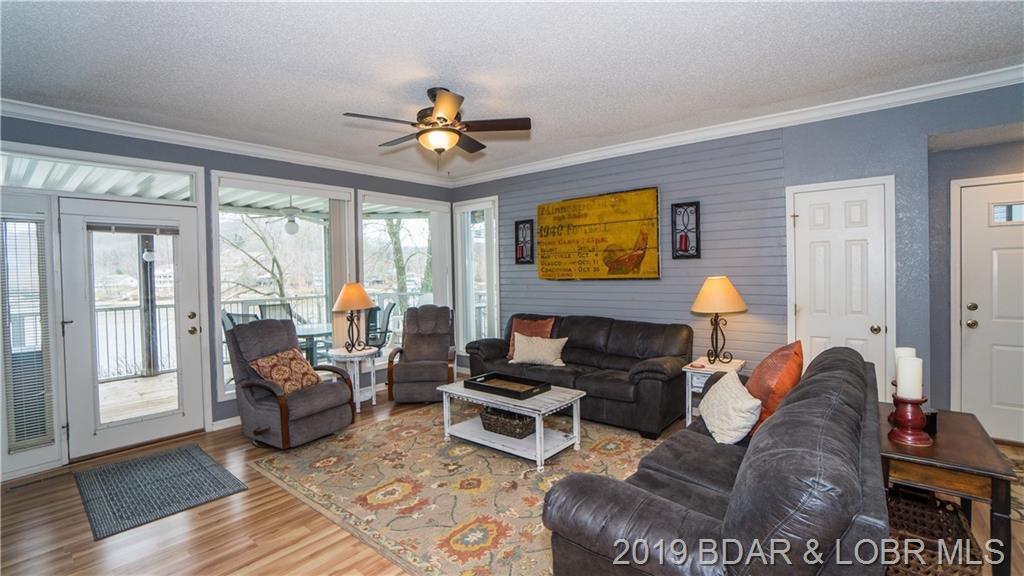 1555 Buckingham Road - Photo 1