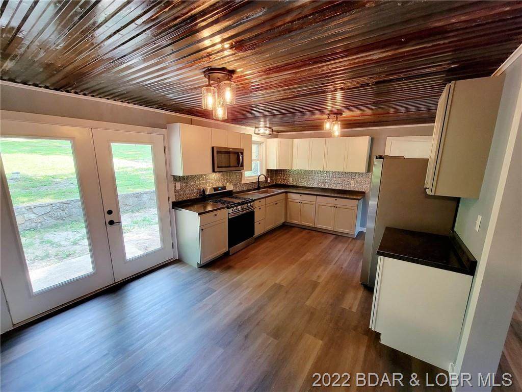 12831 Oak Leaf Dr - Photo 1