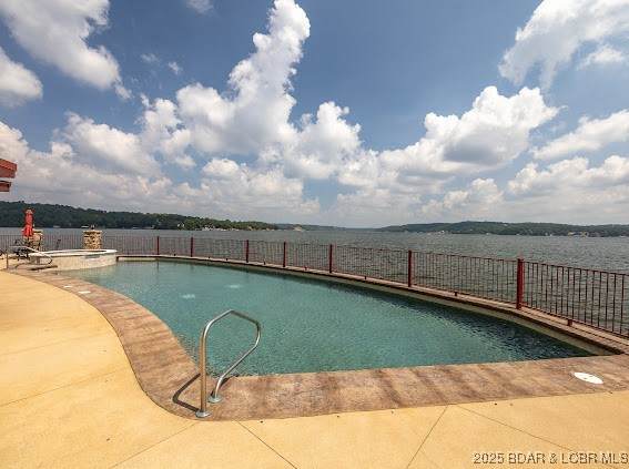 https://bt-photos.global.ssl.fastly.net/ozarks/orig_boomver_2_3560652-2.jpg
