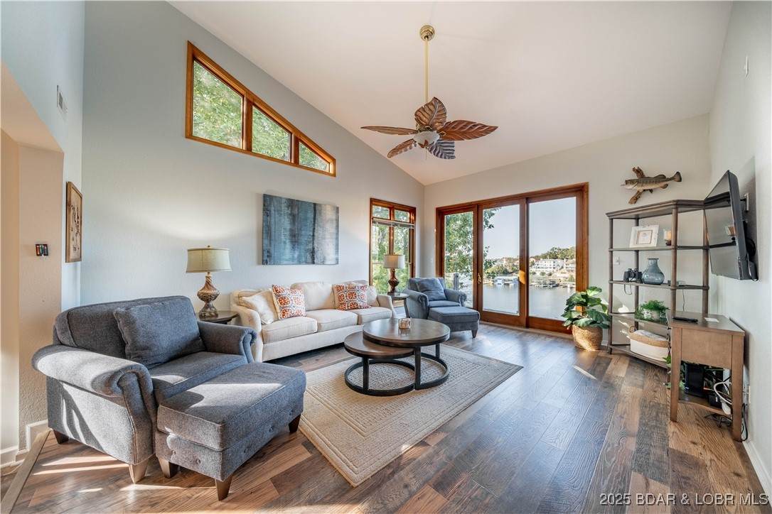 4692 Lakehurst Circle - Photo 1