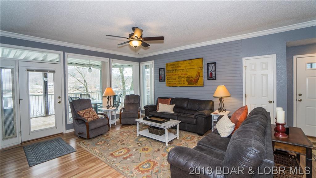 1555 Buckingham Road - Photo 1