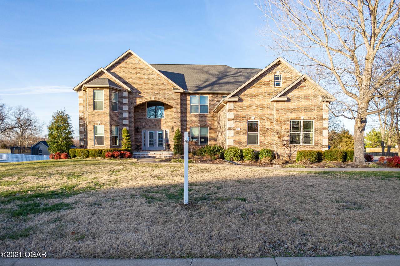 915 Briarbrook Lane - Photo 1