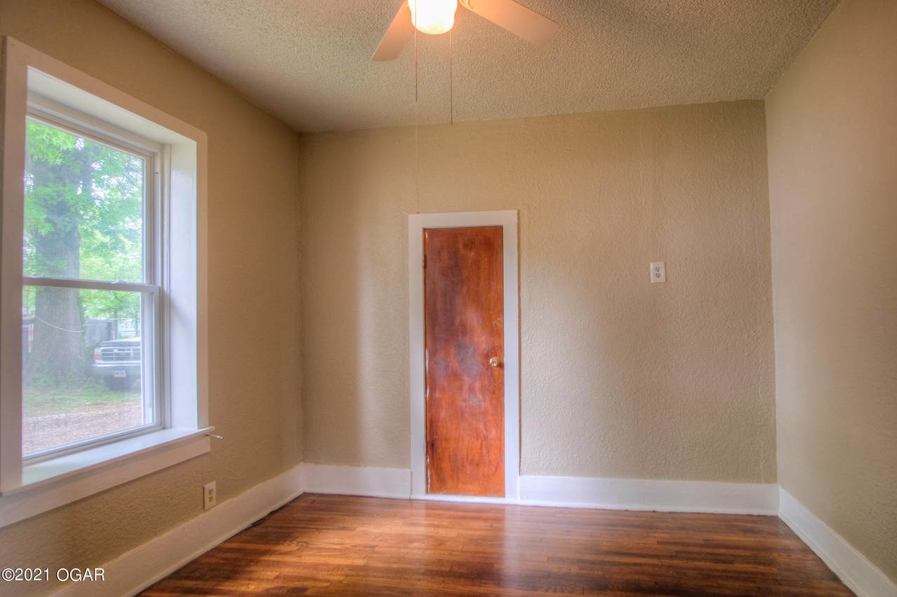 1403 9th Street - Photo 1