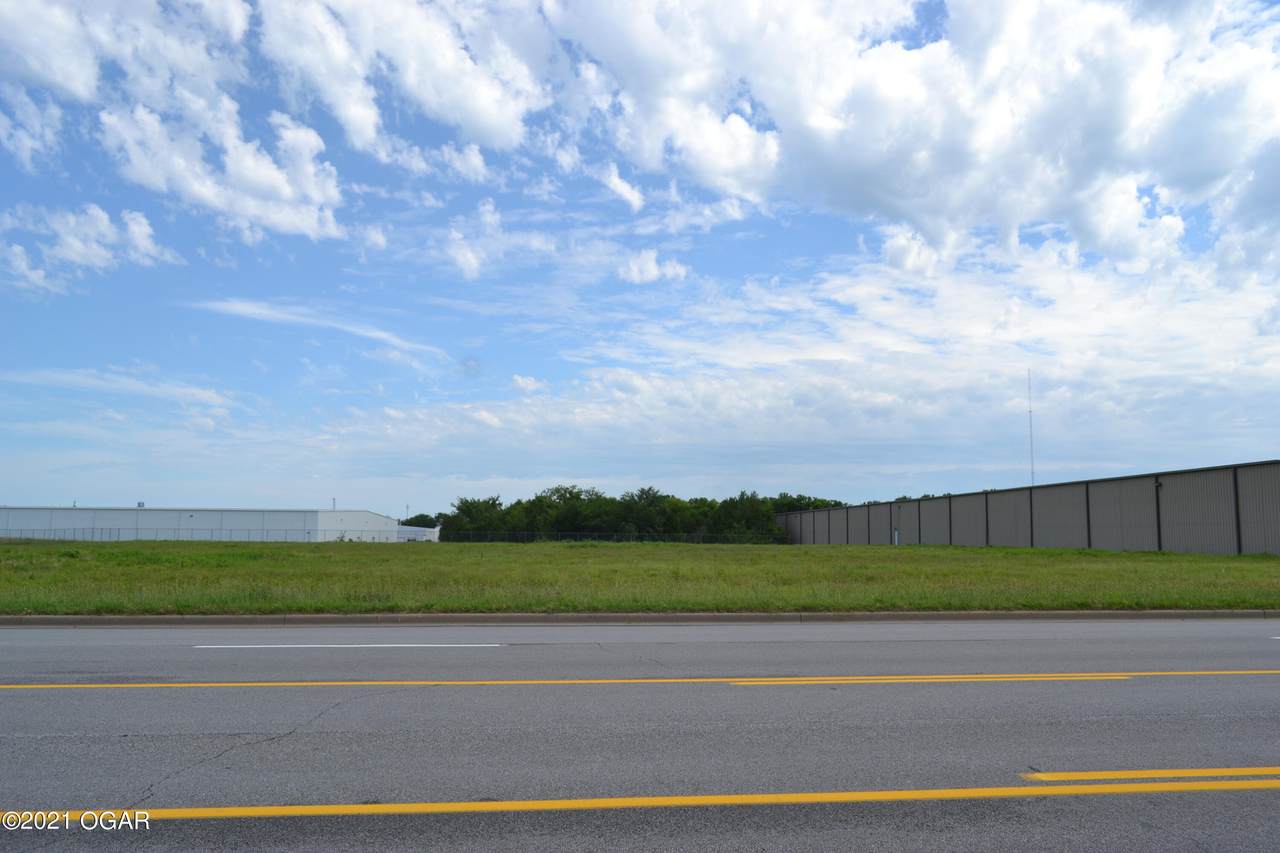 2505 20th Street - Photo 1