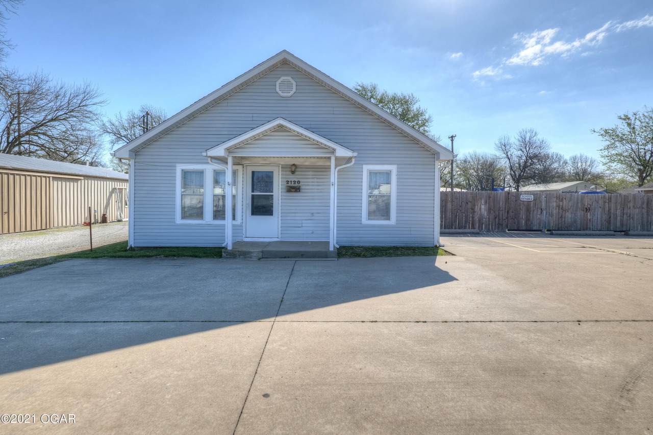2120 Maple Street - Photo 1