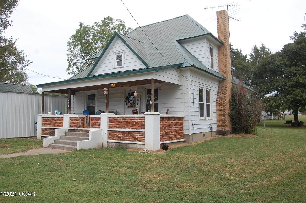 100 Linebarger Street - Photo 1