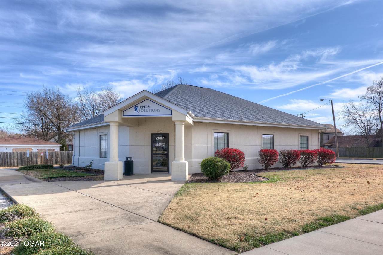 2007 Seargent Avenue - Photo 1