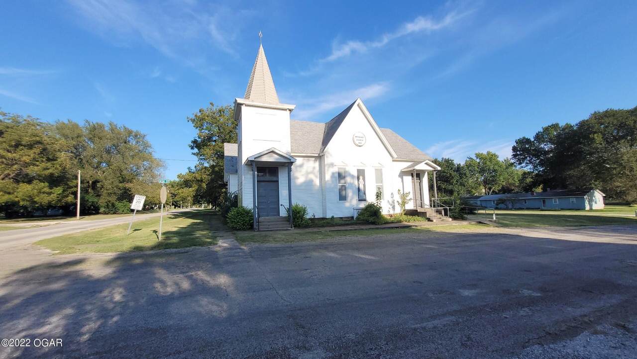 572 Ash Street - Photo 1