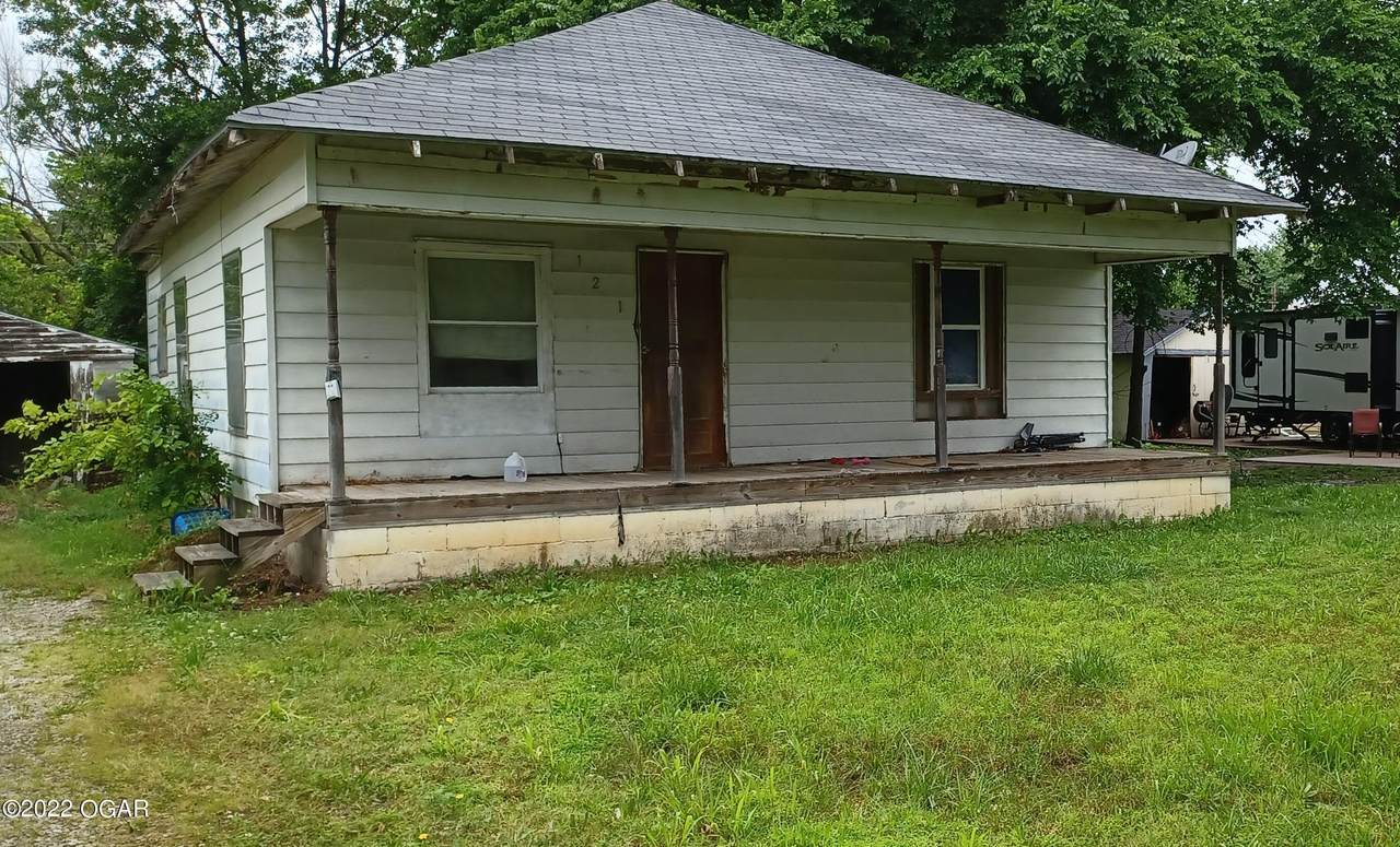 121 West Avenue - Photo 1