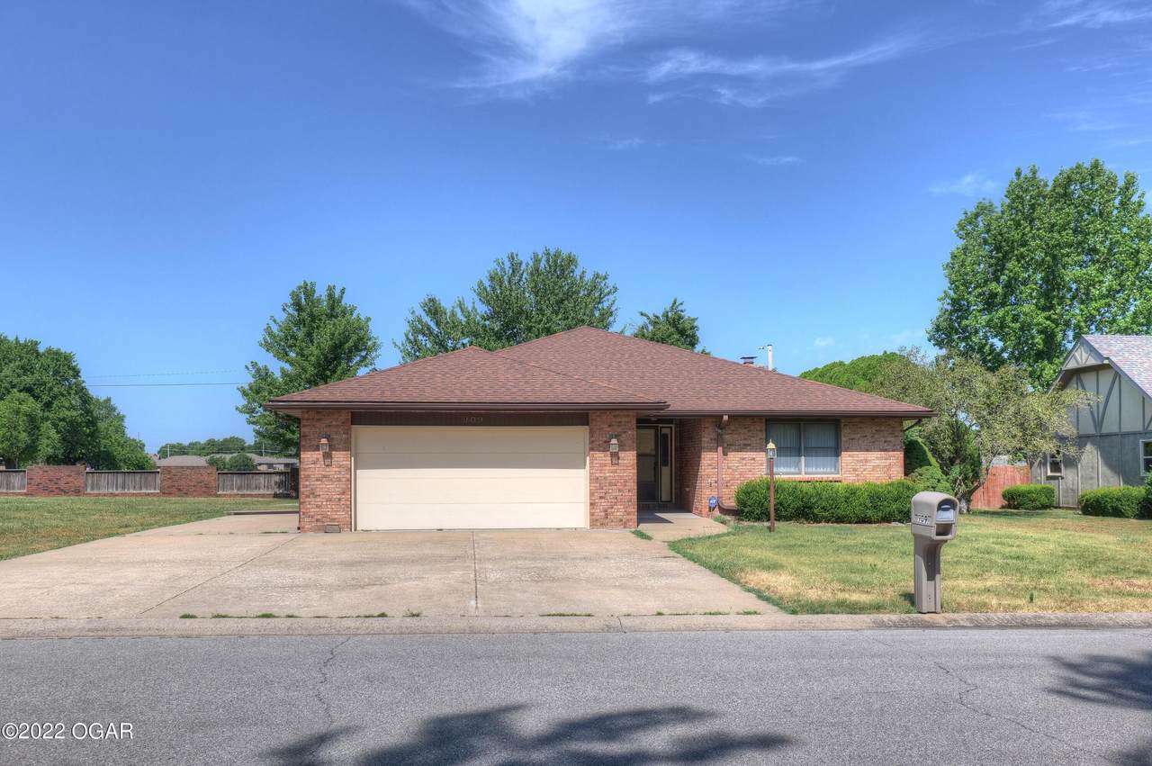 909 Durward Hall Drive - Photo 1