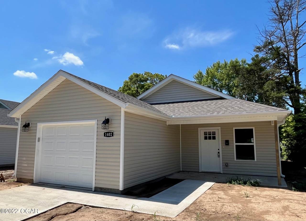 1402 Byers Avenue - Photo 1