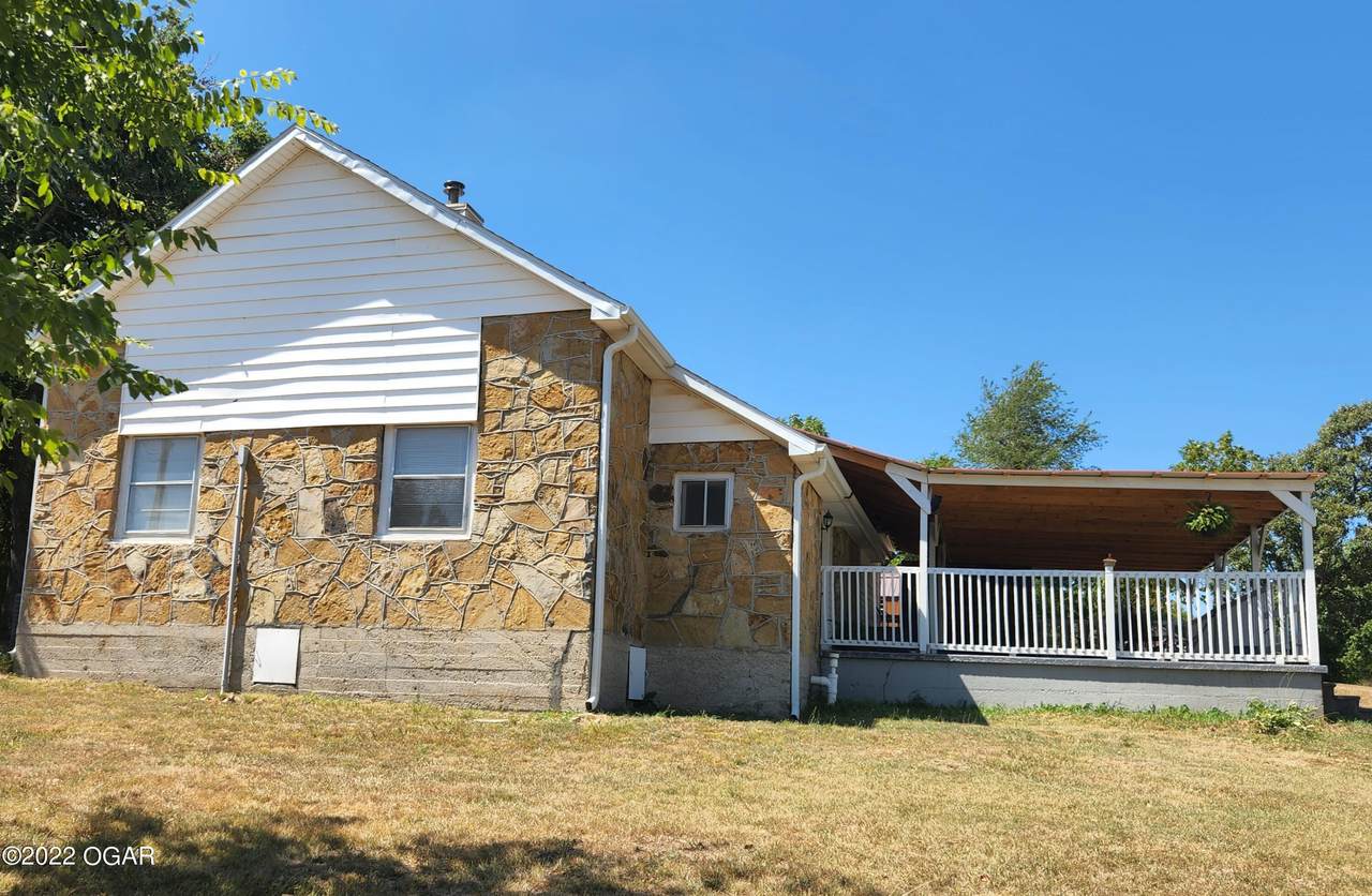 7758 Ivy Drive - Photo 1