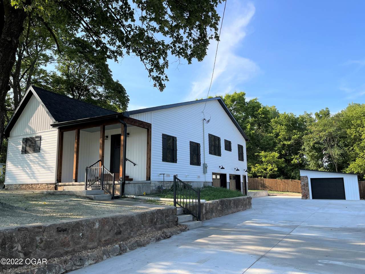 1019 Budlong Street - Photo 1
