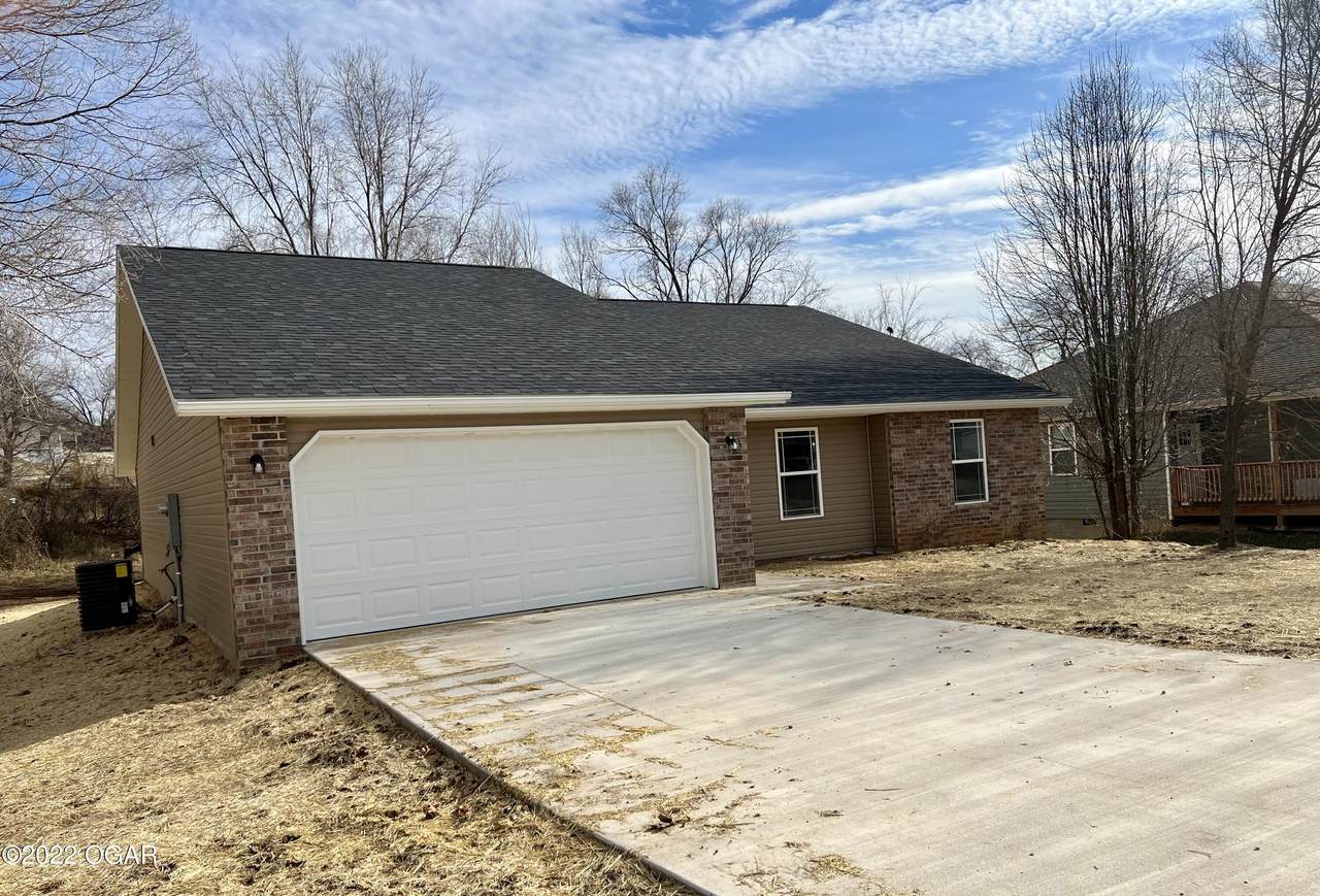 1704 Radcliff Dr Drive - Photo 1