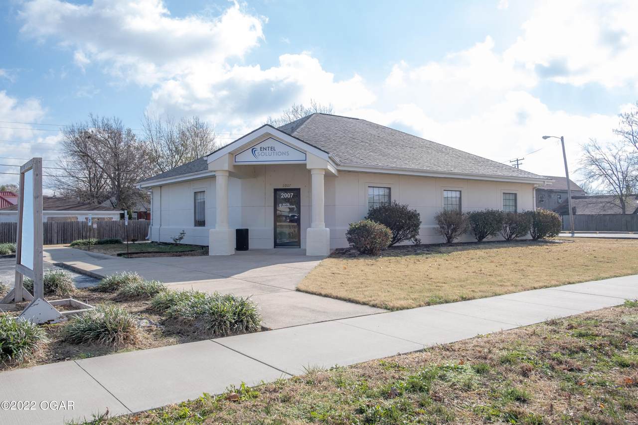 2007 Sergeant Avenue - Photo 1