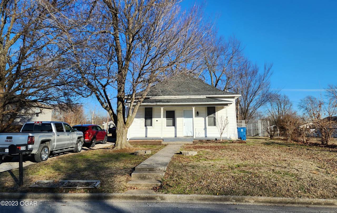 2109 Tyler Avenue - Photo 1