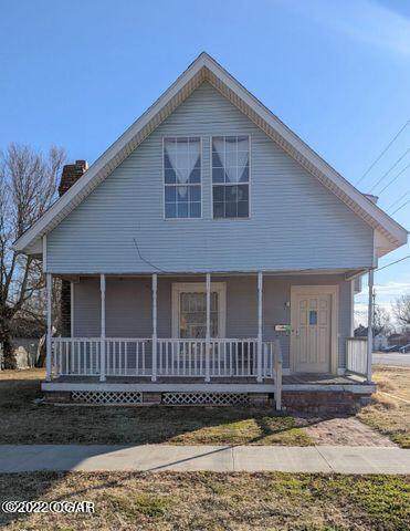 1925 Moffet Avenue - Photo 1