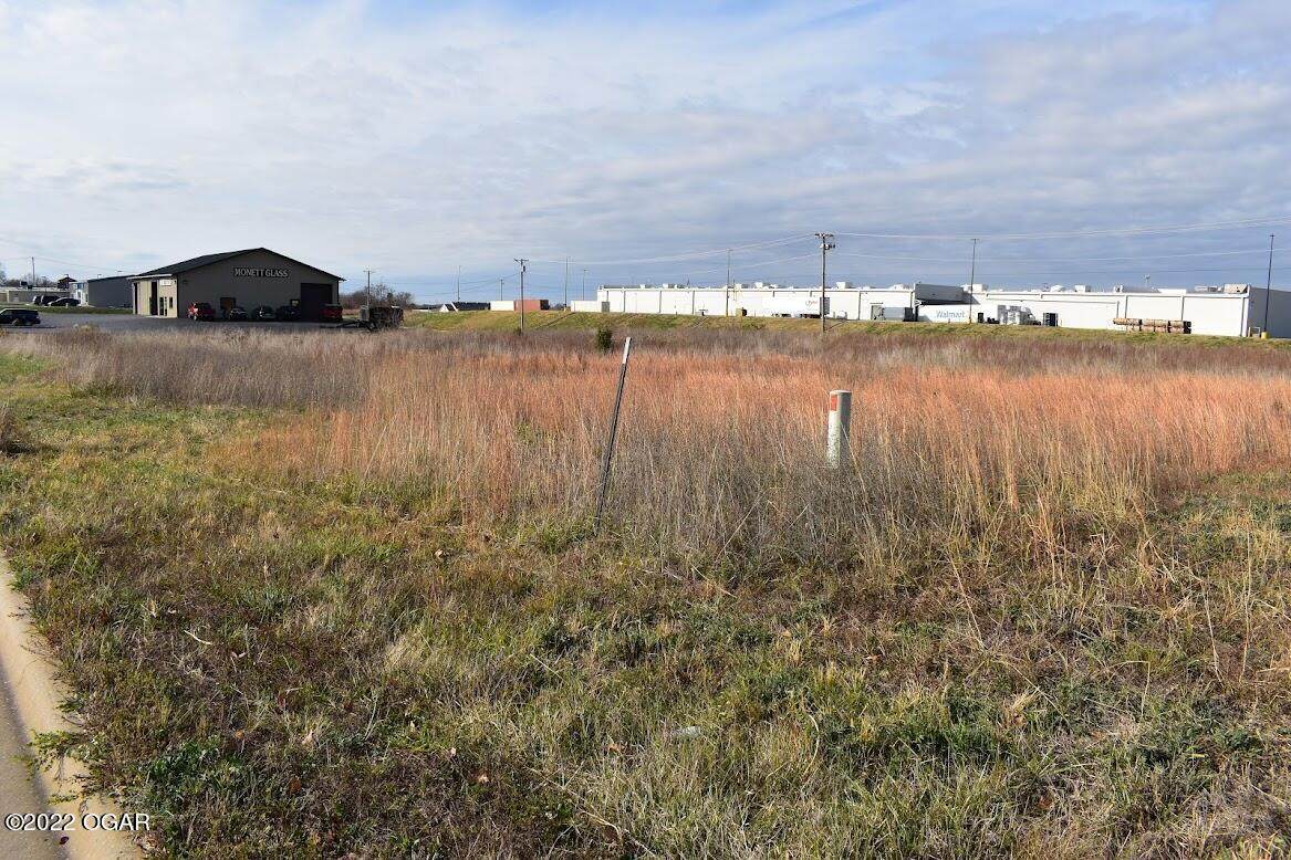 000 West Wellington Avenue - Photo 1