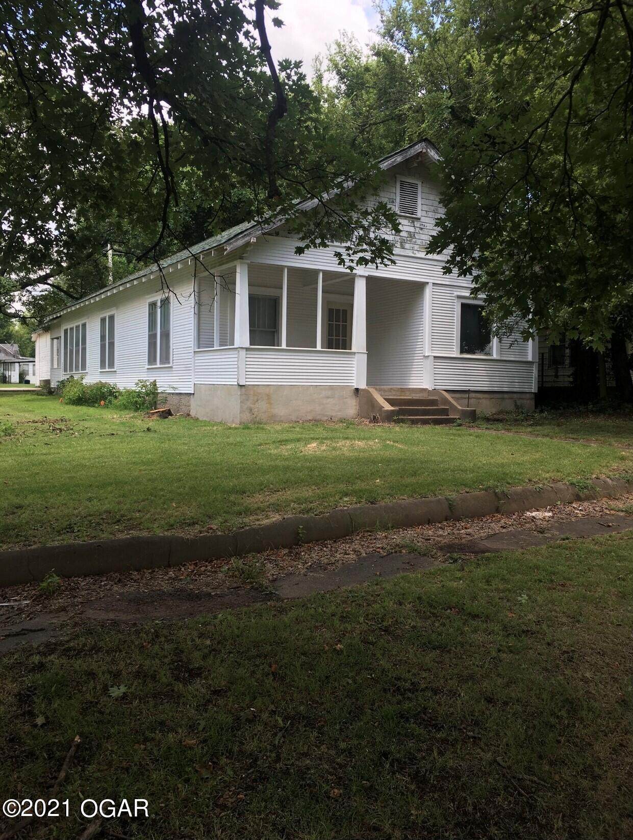 535 Military Avenue - Photo 1