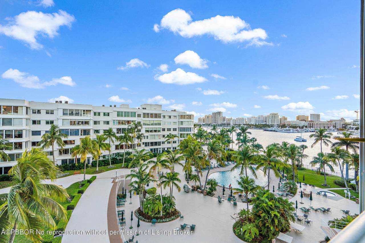 44 Cocoanut Row - Photo 1