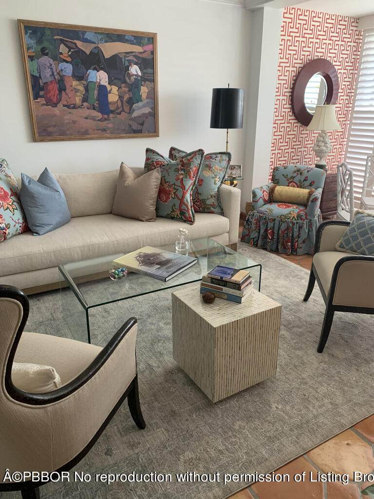 401 Peruvian Avenue - Photo 1