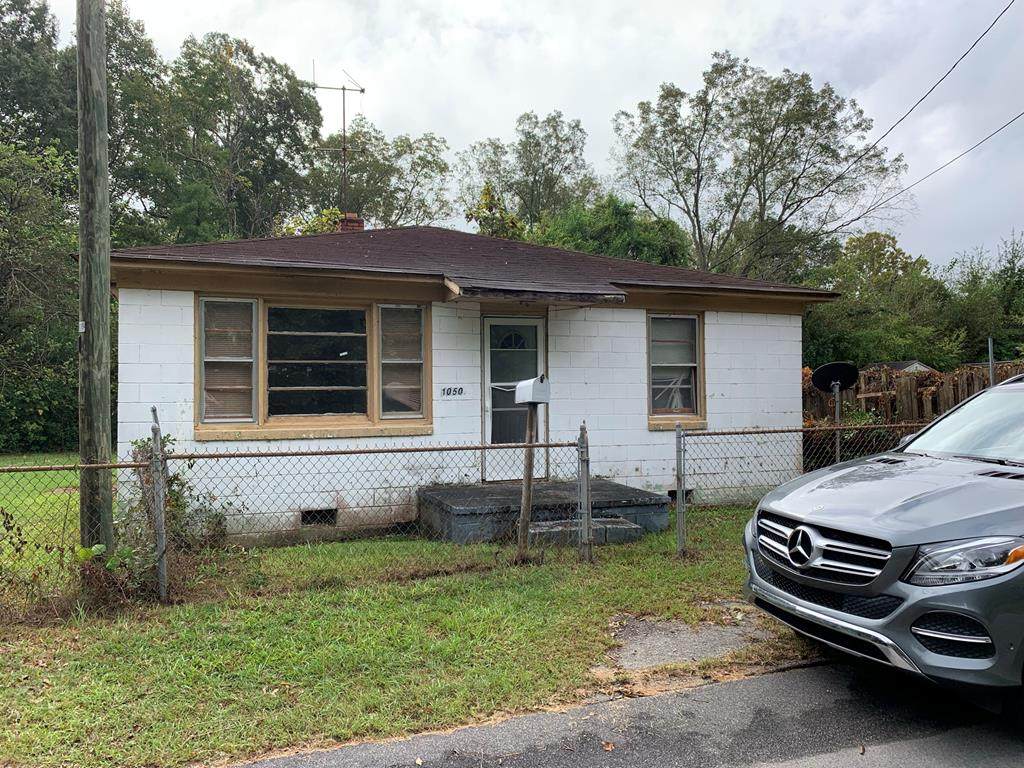 1050 Mill St - Photo 1