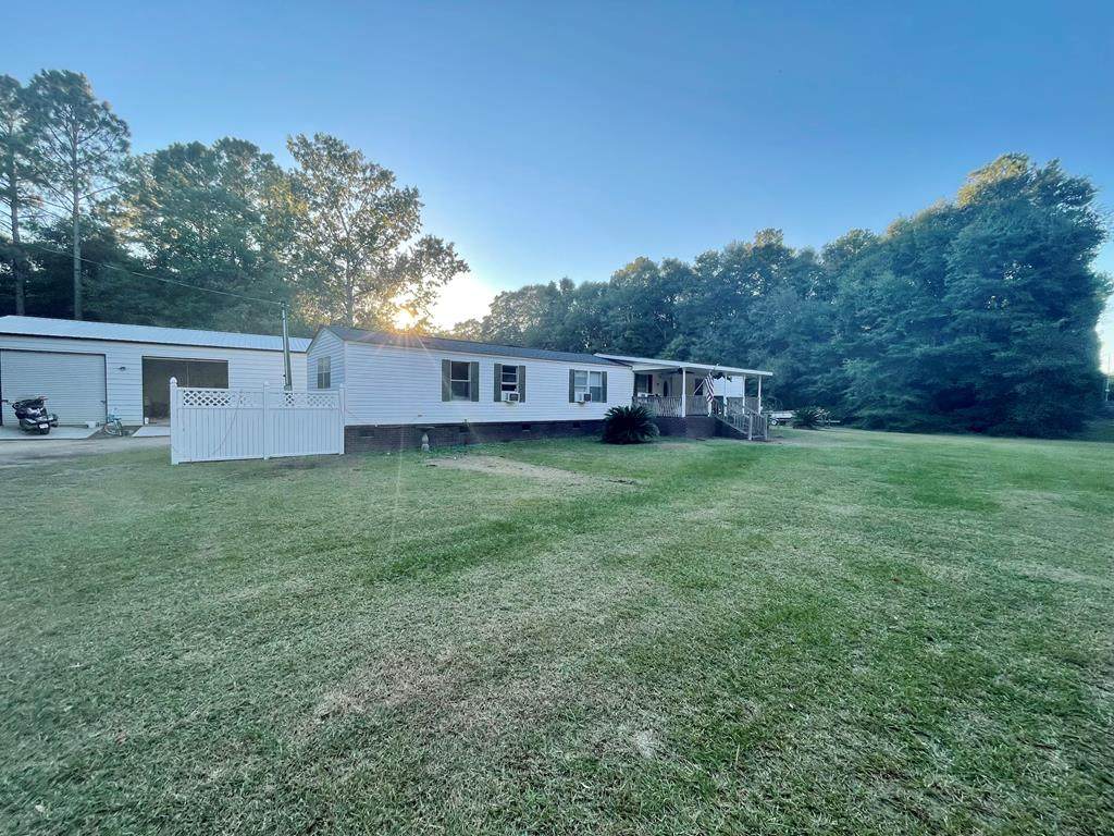 1045 Oak Ridge Dr - Photo 1