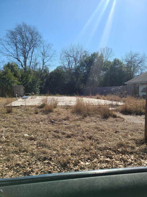 922 Woods Street - Photo 1