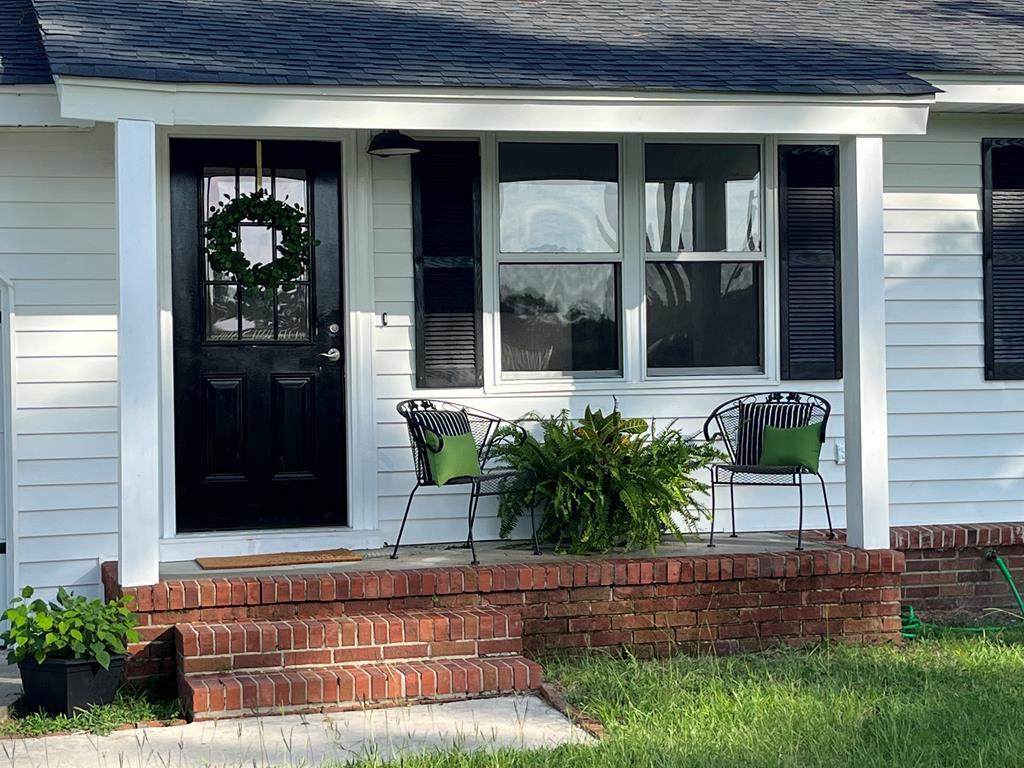 239 Charles - Photo 1