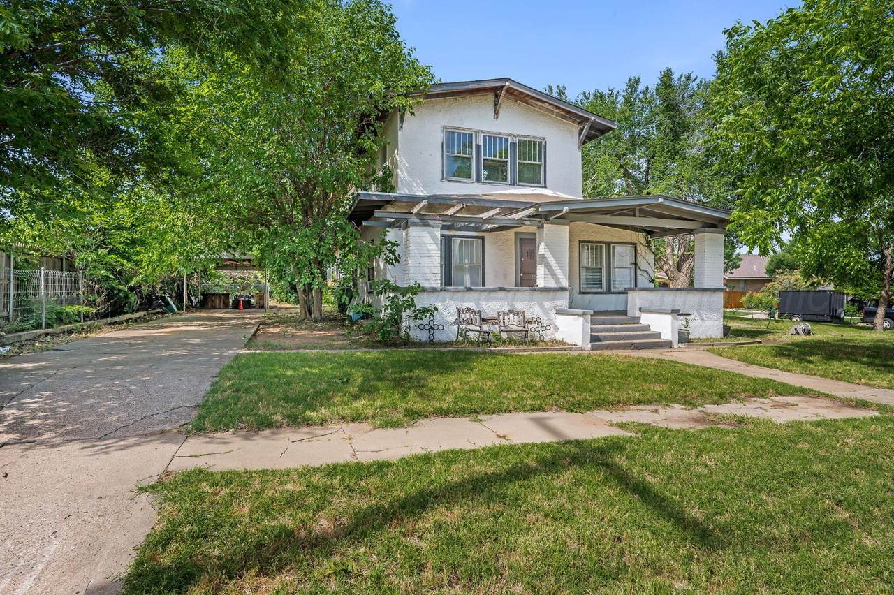 300 4th St - Photo 1