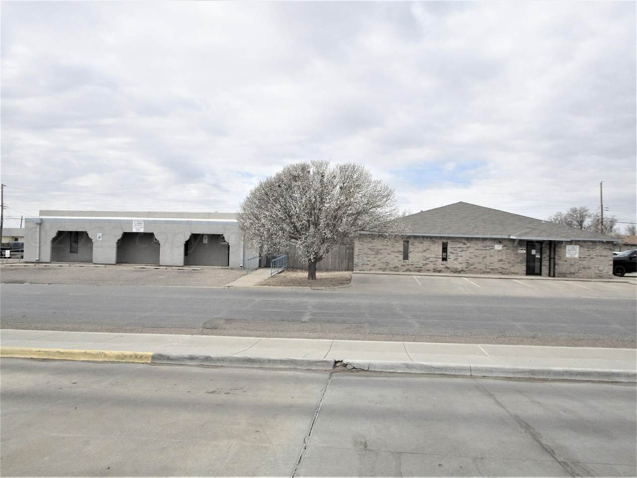 1509/1517 Banks St - Photo 1