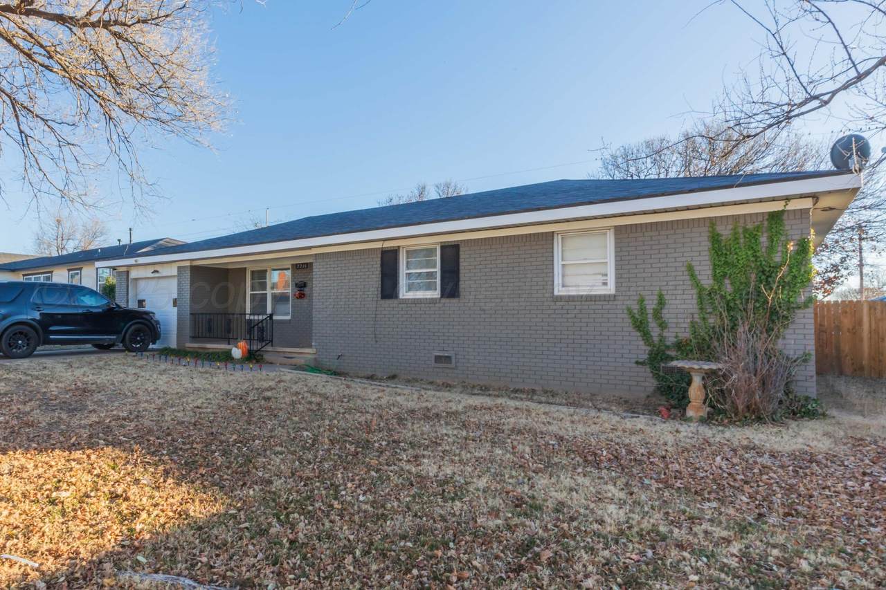 2216 Dogwood Ln - Photo 1